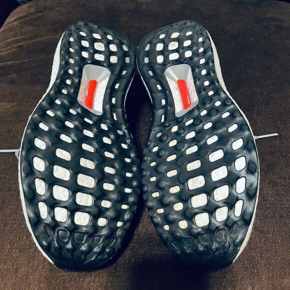 Excellent ADIDAS Ultraboost Ultra BOOST 1.0 Wool Grey 8.5 US womens - Picture 5 of 8